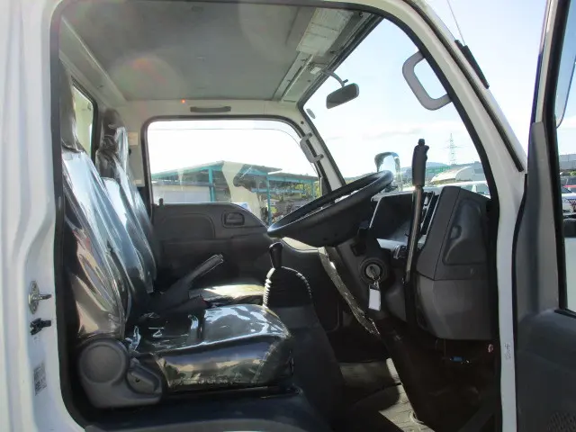 いすゞ エルフ TPG-NJR85AD(2WD)の写真31