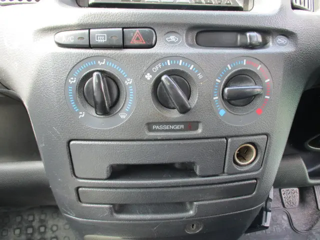 トヨタ サクシードバン KP-NLP51V(2WD)の写真32