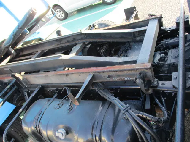 いすゞ エルフ KR-NPR72GN(2WD)の写真4