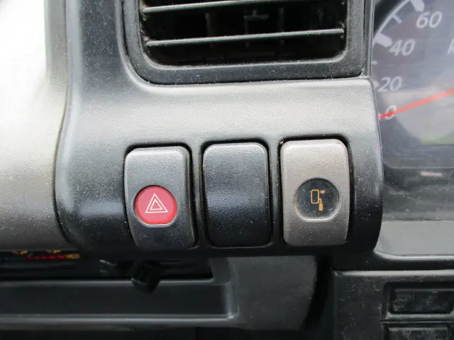 いすゞ エルフ KR-NPR72GN(2WD)の写真35