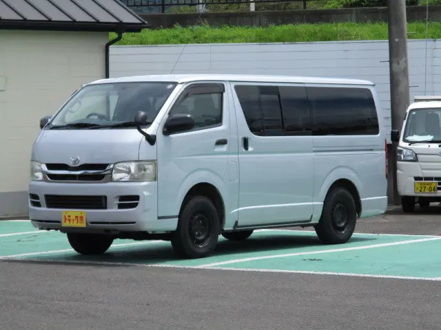 トヨタ ハイエースバン ADF-KDH206V(4WD)の写真1