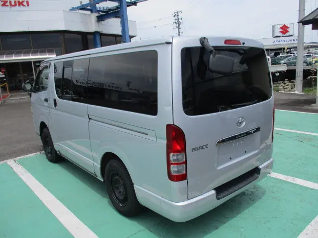 トヨタ ハイエースバン ADF-KDH206V(4WD)の写真8