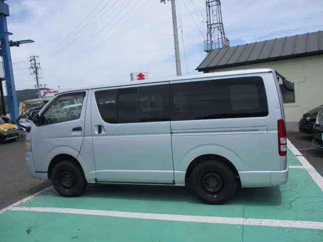 トヨタ ハイエースバン ADF-KDH206V(4WD)の写真9