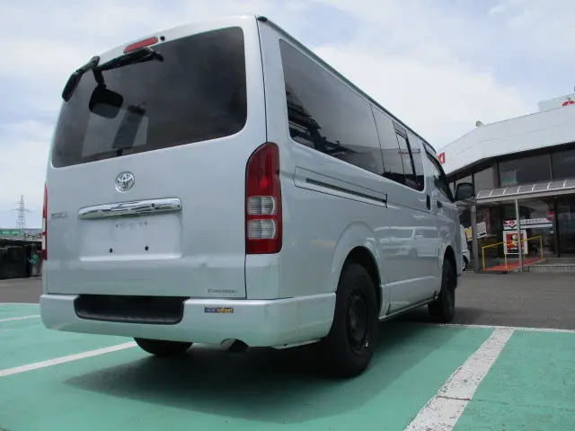 トヨタ ハイエースバン ADF-KDH206V(4WD)の写真16