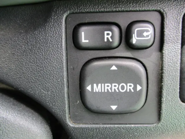 トヨタ ハイエースバン ADF-KDH206V(4WD)の写真35