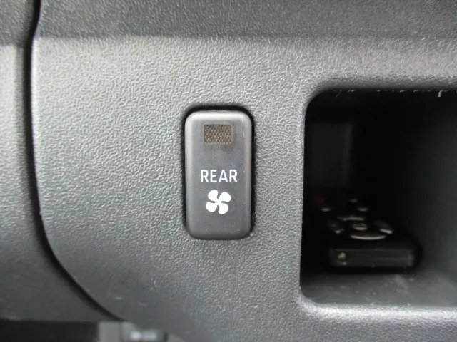 トヨタ ハイエースバン ADF-KDH206V(4WD)の写真41