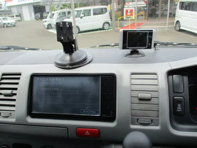 トヨタ ハイエースバン ADF-KDH206V(4WD)の写真42