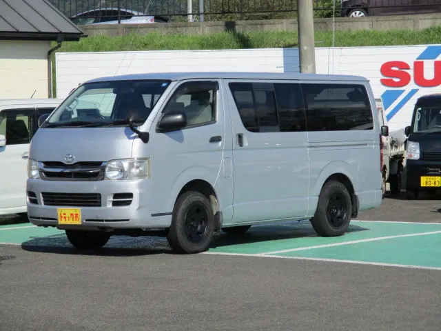 トヨタ ハイエースバン ADF-KDH206V(4WD)の写真1