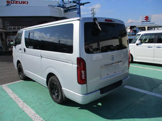 トヨタ ハイエースバン ADF-KDH206V(4WD)の写真8