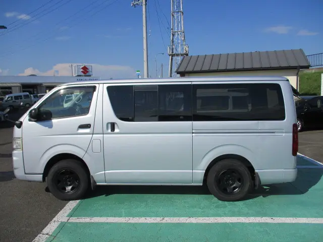 トヨタ ハイエースバン ADF-KDH206V(4WD)の写真9