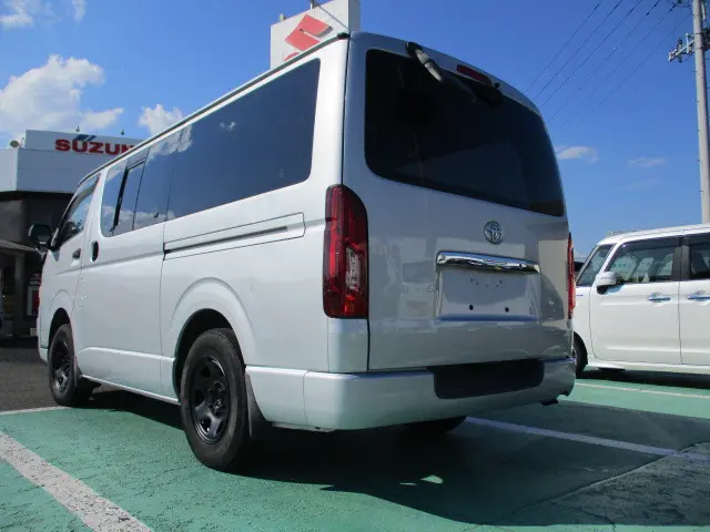 トヨタ ハイエースバン ADF-KDH206V(4WD)の写真17