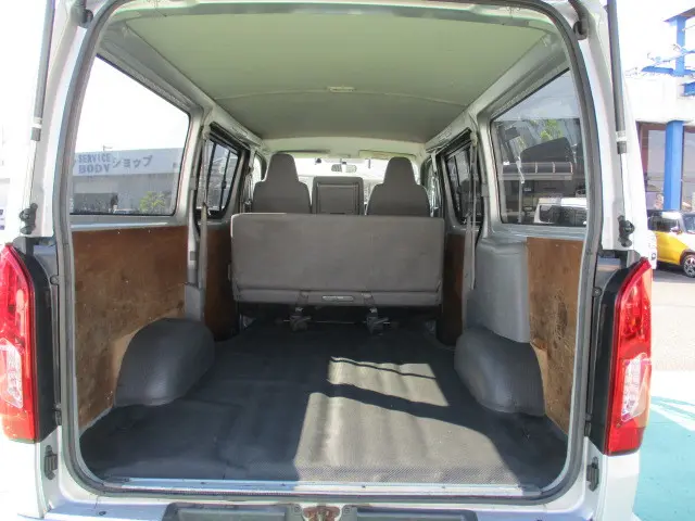 トヨタ ハイエースバン ADF-KDH206V(4WD)の写真25