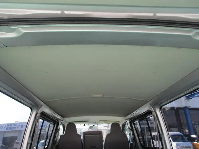 トヨタ ハイエースバン ADF-KDH206V(4WD)の写真26