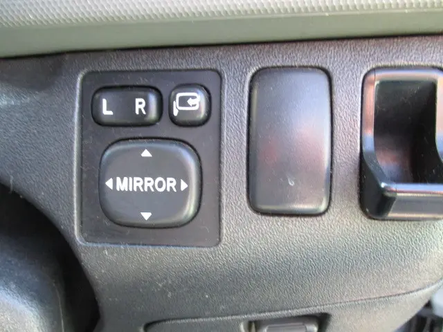 トヨタ ハイエースバン ADF-KDH206V(4WD)の写真30