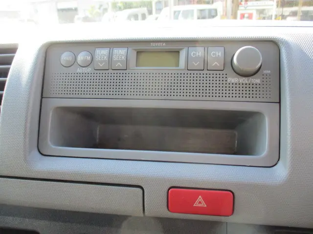 トヨタ ハイエースバン ADF-KDH206V(4WD)の写真38