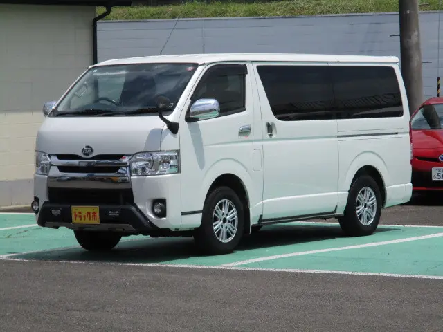 トヨタ ハイエースレジアス QDF-GDH206V(4WD)の写真1