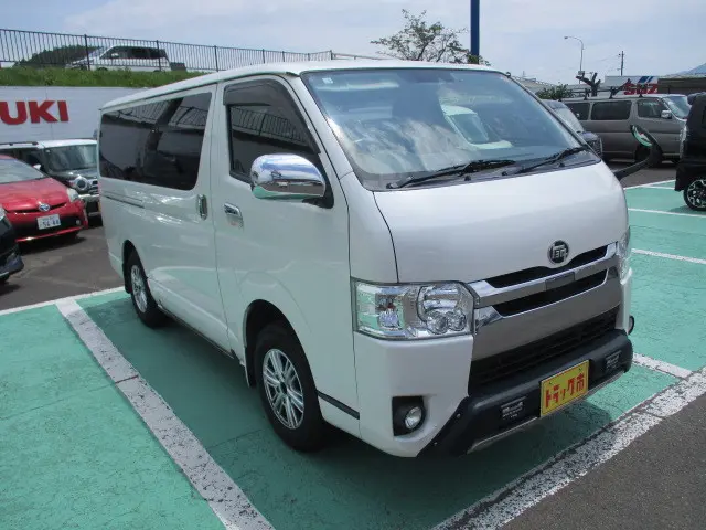 トヨタ ハイエースレジアス QDF-GDH206V(4WD)の写真4