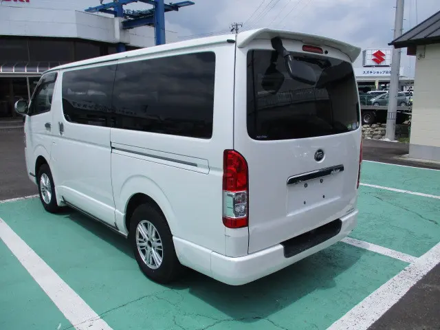 トヨタ ハイエースレジアス QDF-GDH206V(4WD)の写真8