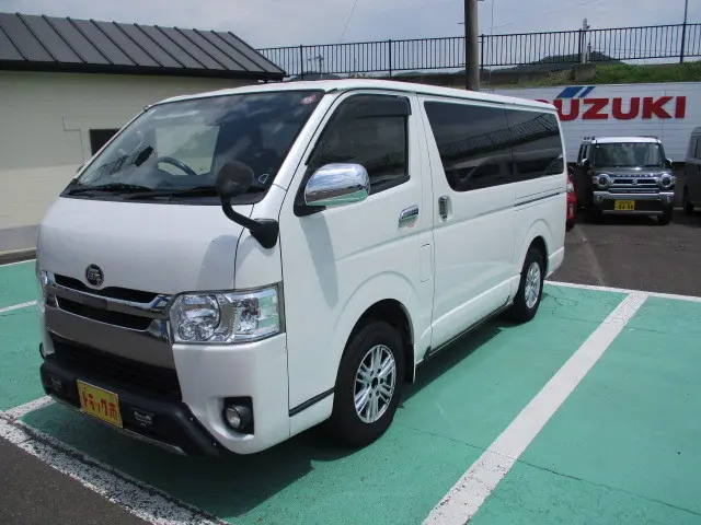 トヨタ ハイエースレジアス QDF-GDH206V(4WD)の写真10