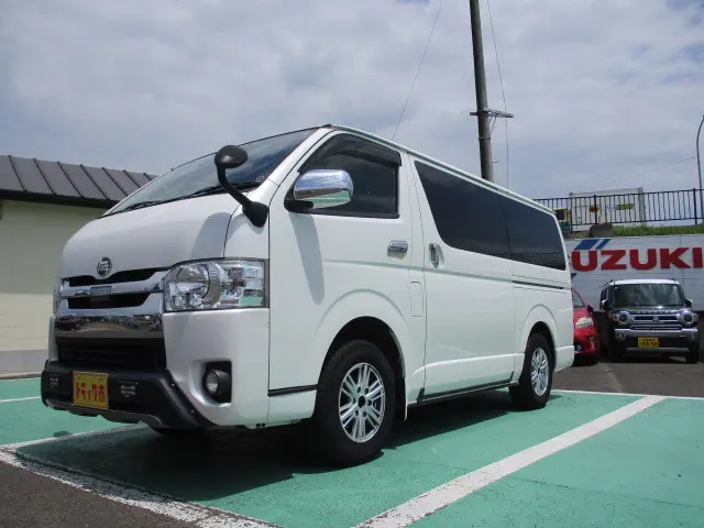 トヨタ ハイエースレジアス QDF-GDH206V(4WD)の写真11