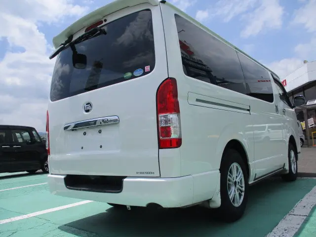 トヨタ ハイエースレジアス QDF-GDH206V(4WD)の写真18