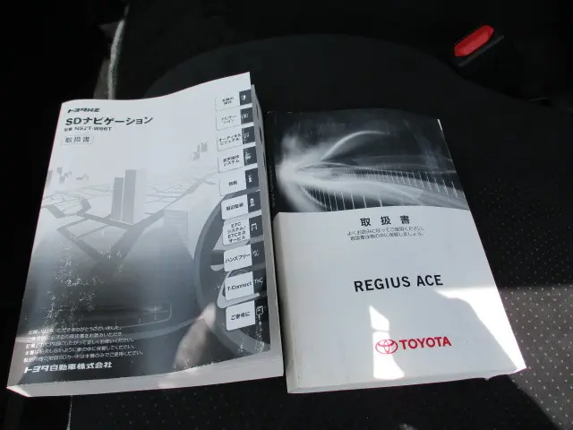 トヨタ ハイエースレジアス QDF-GDH206V(4WD)の写真21