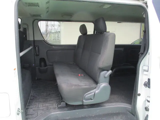 トヨタ ハイエースレジアス QDF-GDH206V(4WD)の写真24
