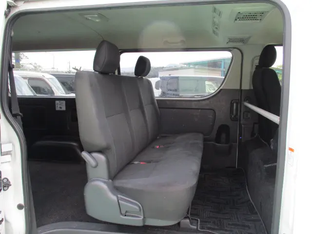 トヨタ ハイエースレジアス QDF-GDH206V(4WD)の写真31