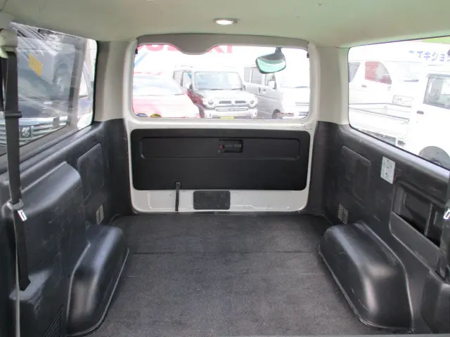 トヨタ ハイエースレジアス QDF-GDH206V(4WD)の写真32