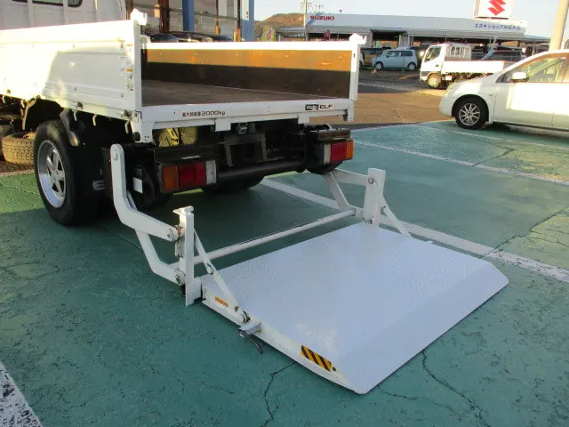 いすゞ エルフ SKG-NKR85A(2WD)の写真26