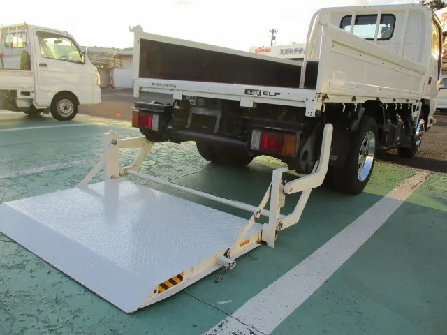 いすゞ エルフ SKG-NKR85A(2WD)の写真27