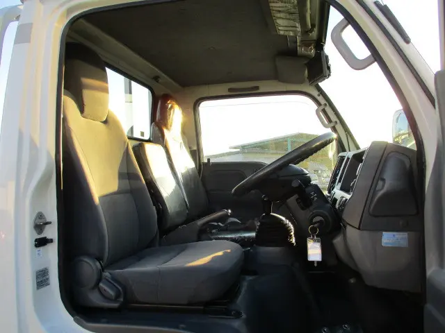 いすゞ エルフ SKG-NKR85A(2WD)の写真30