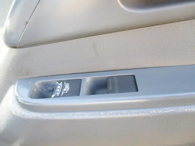 いすゞ エルフ SKG-NKR85A(2WD)の写真31