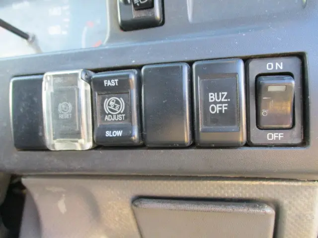 いすゞ エルフ SKG-NKR85A(2WD)の写真32