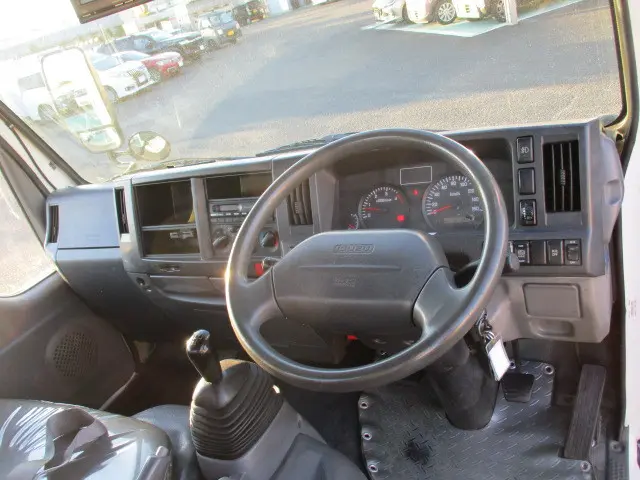 いすゞ エルフ SKG-NKR85A(2WD)の写真33