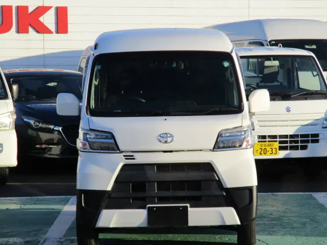 トヨタ ピクシスバン EBD-S331M(4WD)の写真2