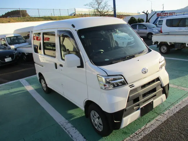 トヨタ ピクシスバン EBD-S331M(4WD)の写真4
