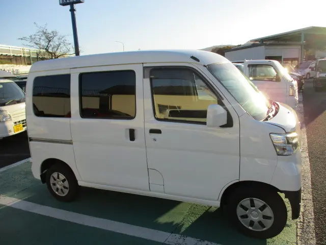 トヨタ ピクシスバン EBD-S331M(4WD)の写真5