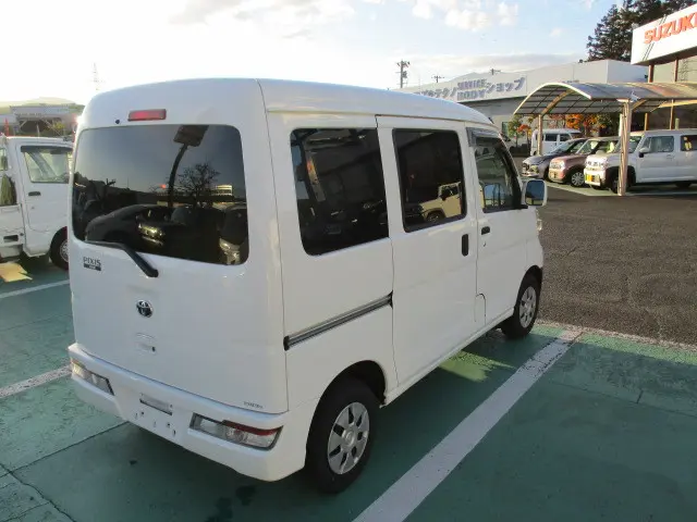 トヨタ ピクシスバン EBD-S331M(4WD)の写真6