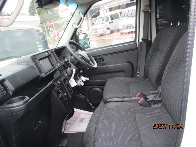 トヨタ ピクシスバン EBD-S331M(4WD)の写真19