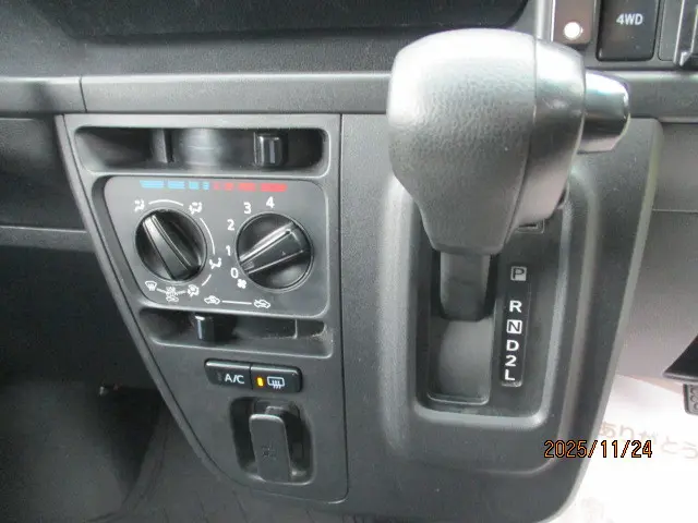 トヨタ ピクシスバン EBD-S331M(4WD)の写真35