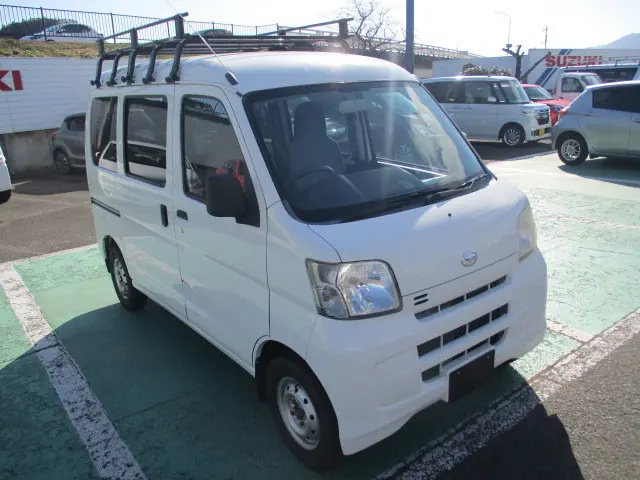 ダイハツ ハイゼットバン EBD-S331V(4WD)の写真4