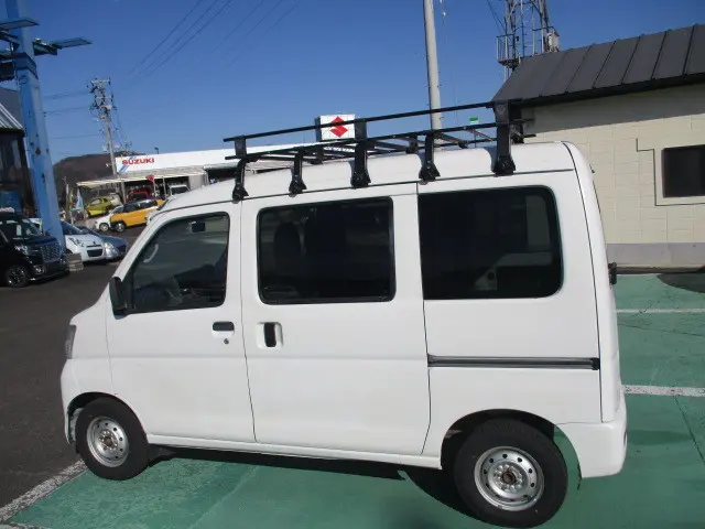 ダイハツ ハイゼットバン EBD-S331V(4WD)の写真9