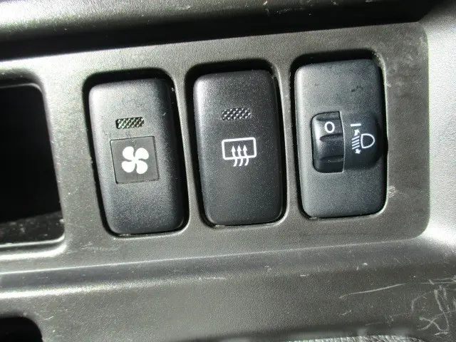 ダイハツ ハイゼットバン EBD-S331V(4WD)の写真32