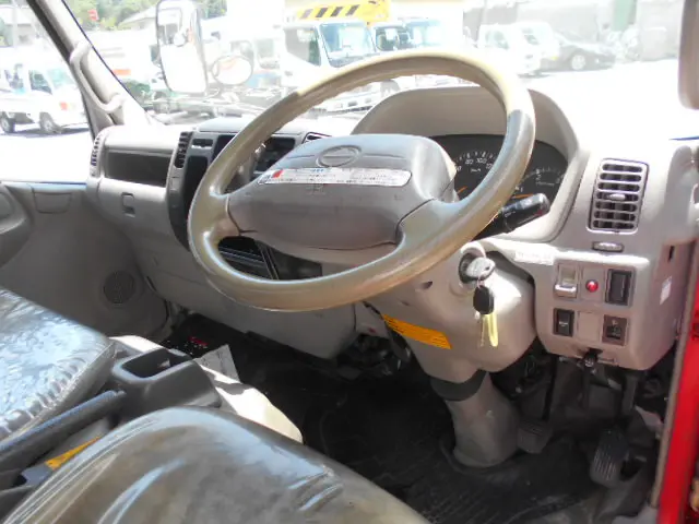 日野 デュトロ BDG-XZU304M(2WD)の写真4