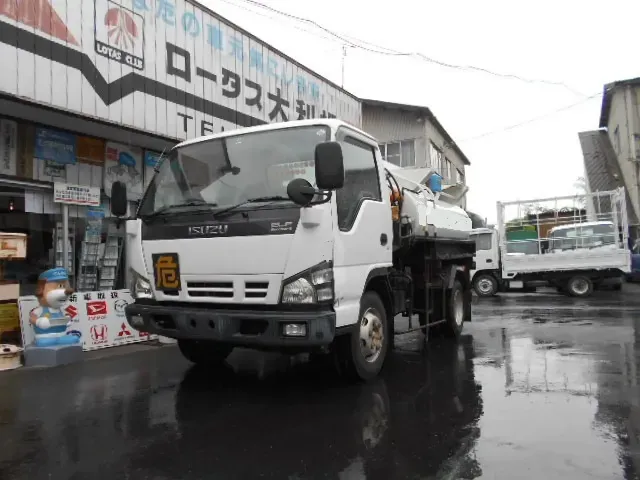 いすゞ エルフ PA-NPR81N(2WD)の写真1