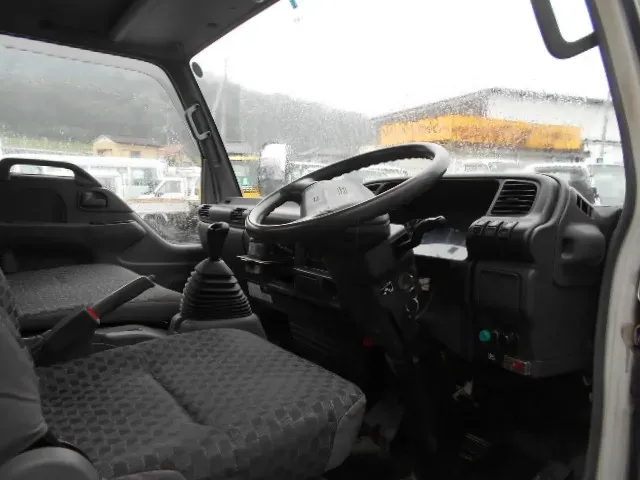 いすゞ エルフ PA-NPR81N(2WD)の写真10
