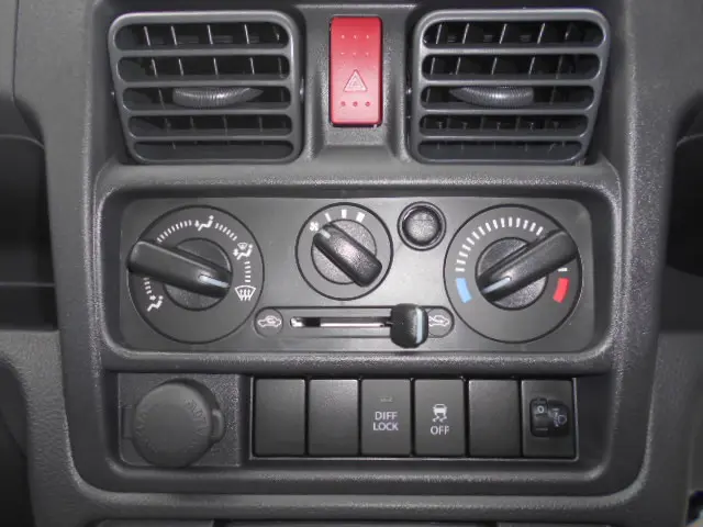 スズキ キャリイ 3BD-DA16T(4WD)の写真12