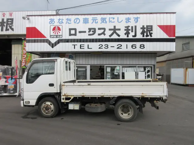 いすゞ エルフ BKG-NJS85A(4WD)の写真2