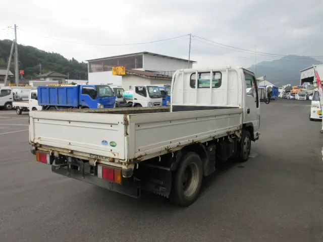 いすゞ エルフ BKG-NJS85A(4WD)の写真4